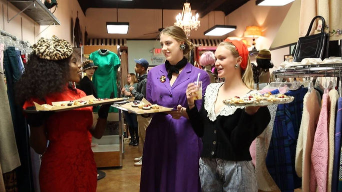 Absolute Vintage holds retro holiday fashion show